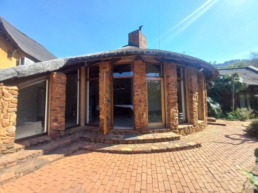 5 Bedroom Property for Sale in Broederstroom North West